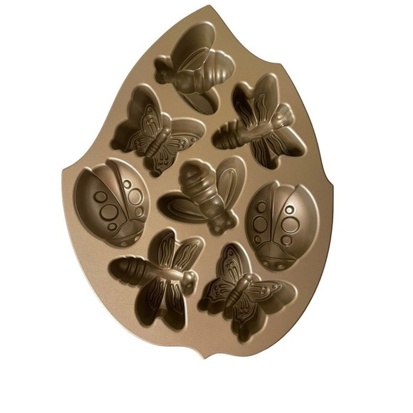Williams-Sonoma NEW Backyard Bugs Cake Pan Nordic Ware Pan Bee Butterfly Ladybug - Picture 1 of 8